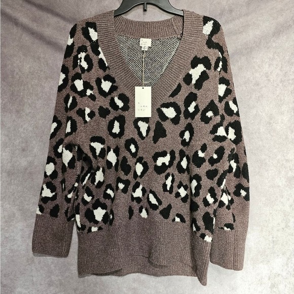 a new day Sweaters - Women's V-Neck Pullover Sweater Medium